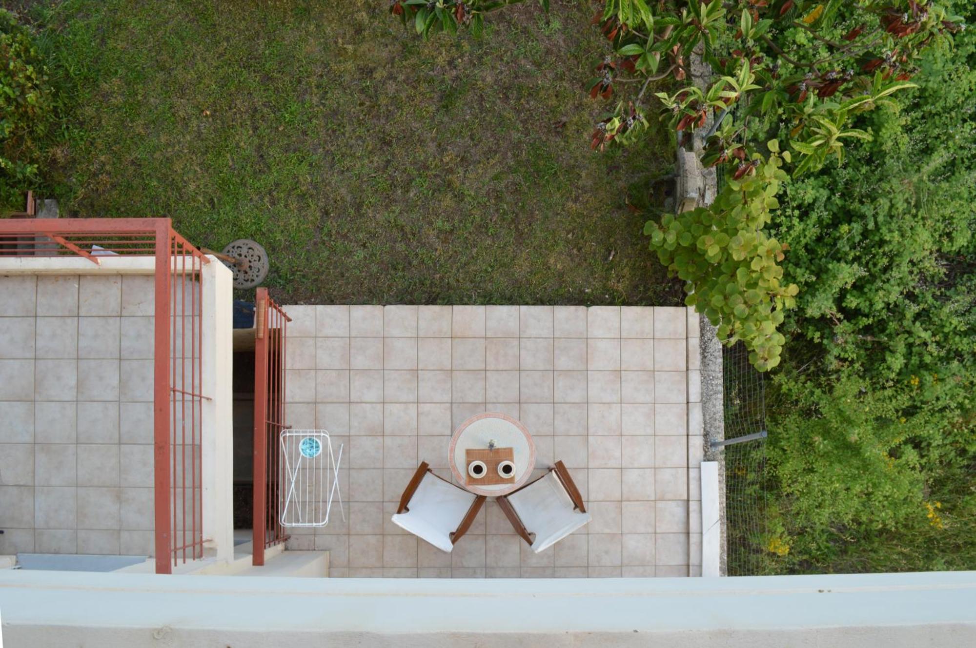 Sunny Retreat With A Garden Terrace Private Room Ioannina Exterior foto