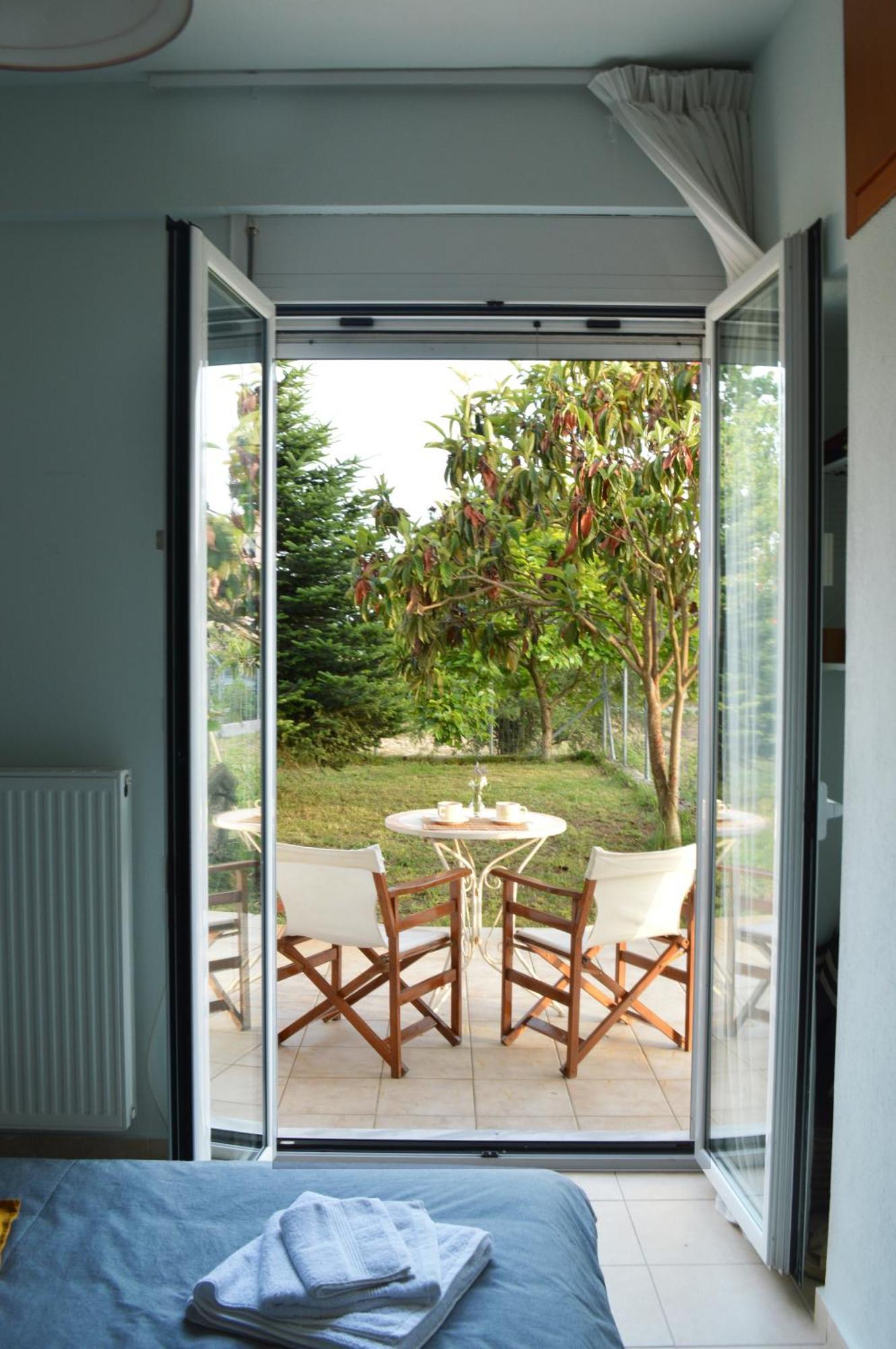 Sunny Retreat With A Garden Terrace Private Room Ioannina Exterior foto